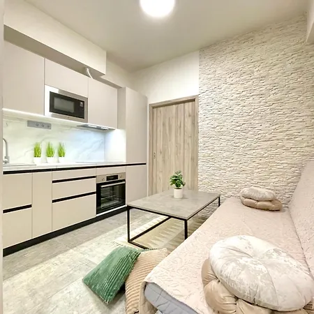 Stylish In The Center On Sokolska Street פראג